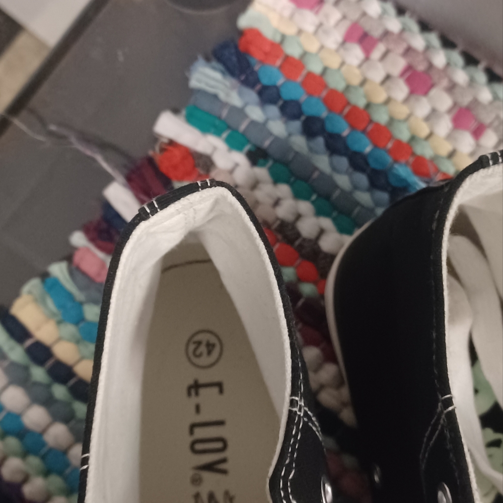 Shoes - Picture 4 of 4